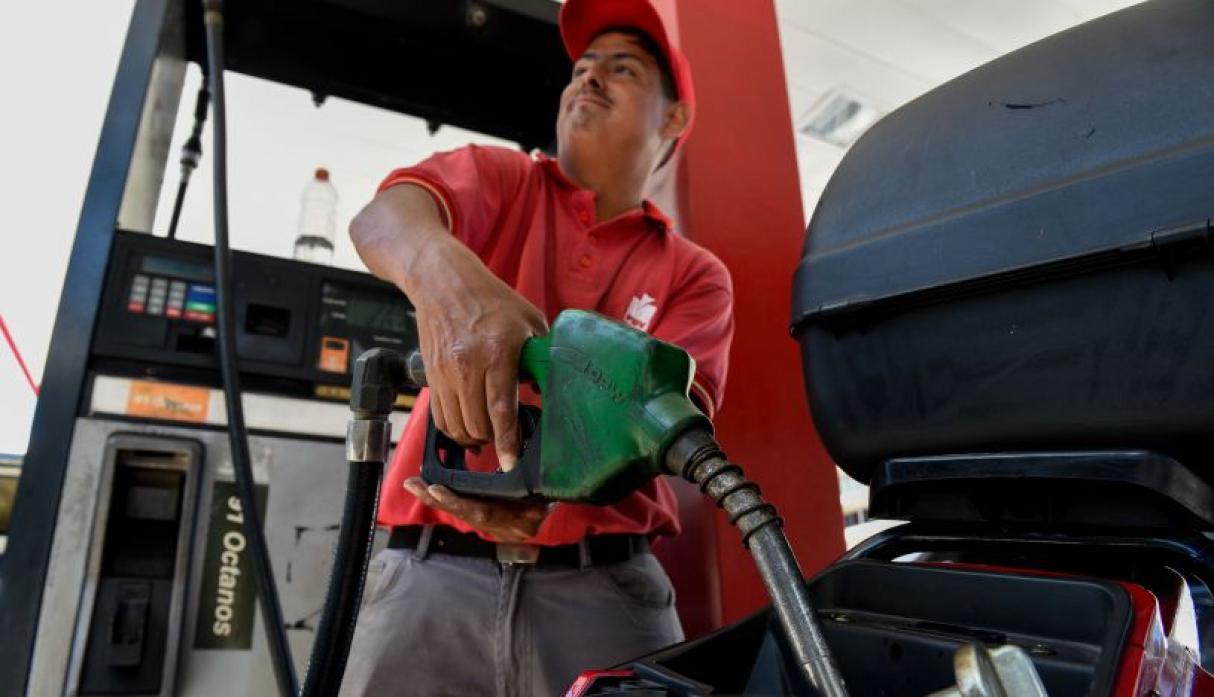 Régimen de Maduro redujo cuota de gasolina a 30 litros por vehículo