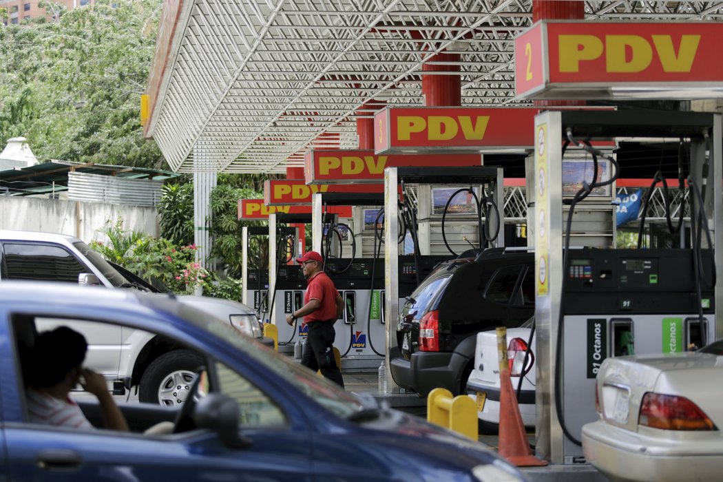 Venezuela enfrentará aguda escasez de gasolina en las próximas semanas