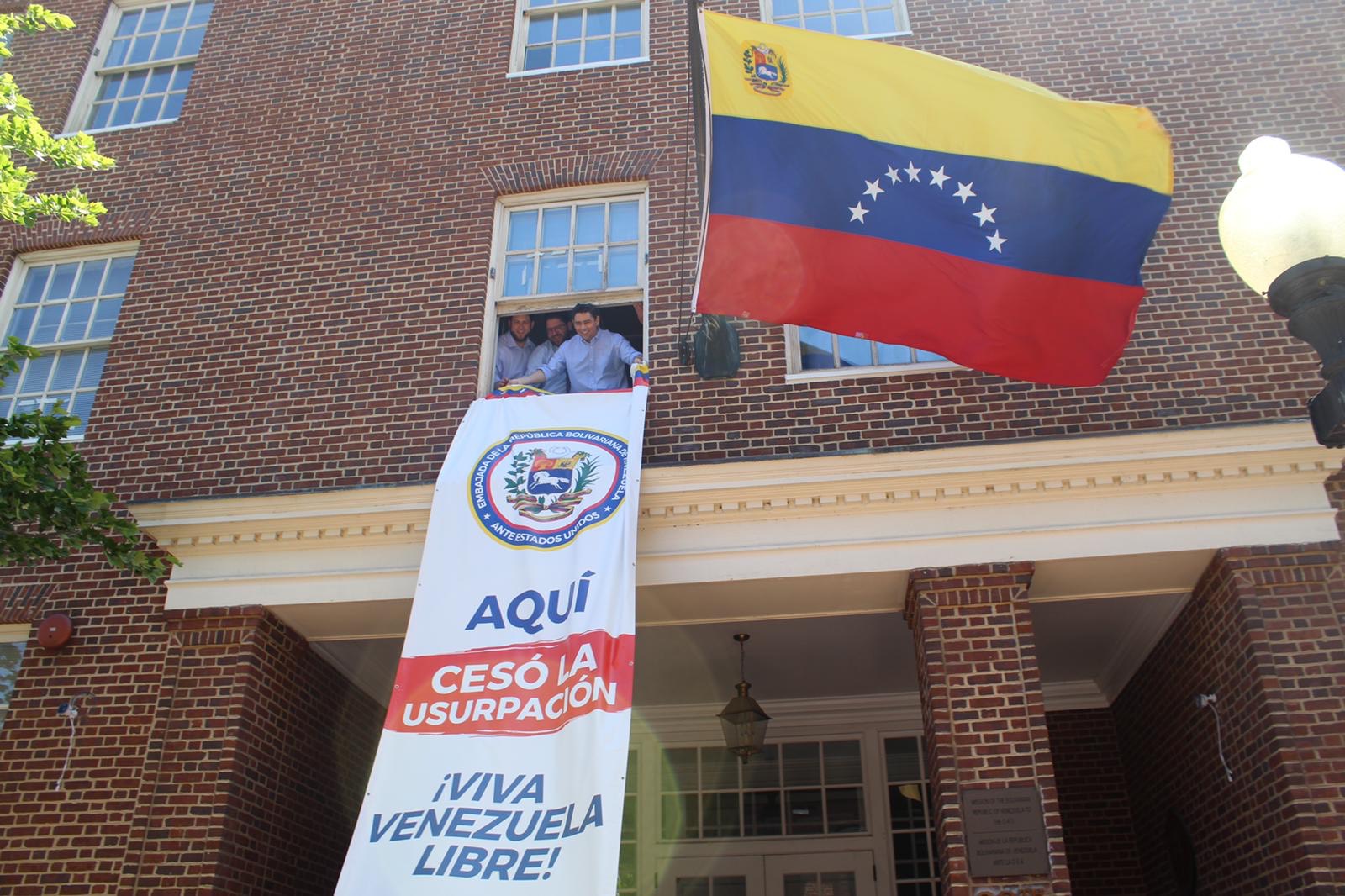 Carlos Vecchio tomó control de la embajada de Venezuela en EEUU