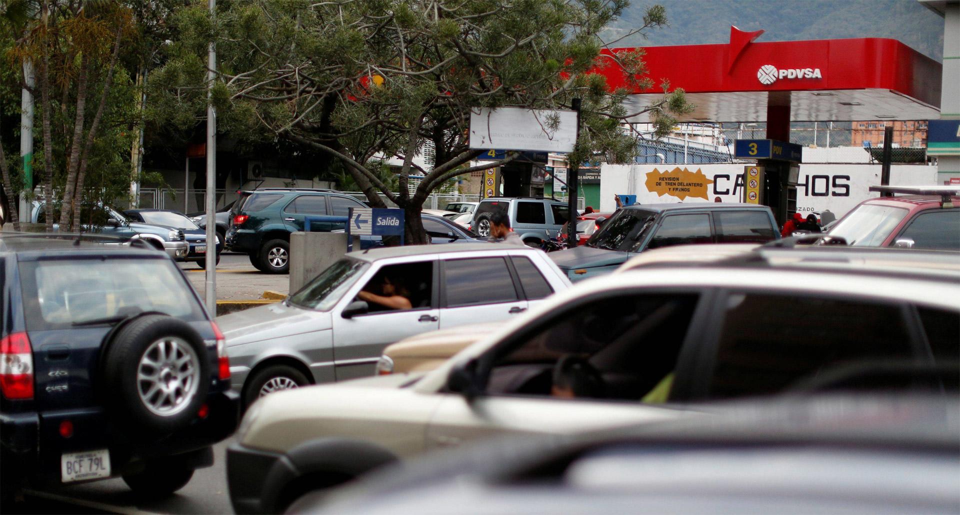 Suministro de combustible en Venezuela apenas alcanza para tres semanas