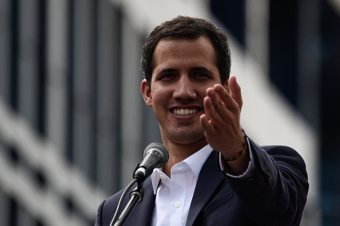 Guaidó celebró la recuperación de la embajada de Venezuela en EEUU