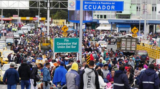 Nuevas medidas migratorias: Ecuador exige dos tipos de visado a venezolanos