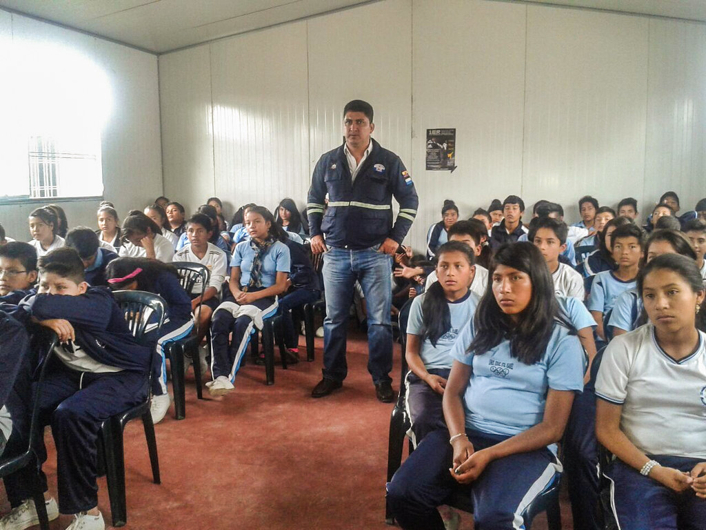 Ecuador ha recibido a 16 mil 851 alumnos venezolanos