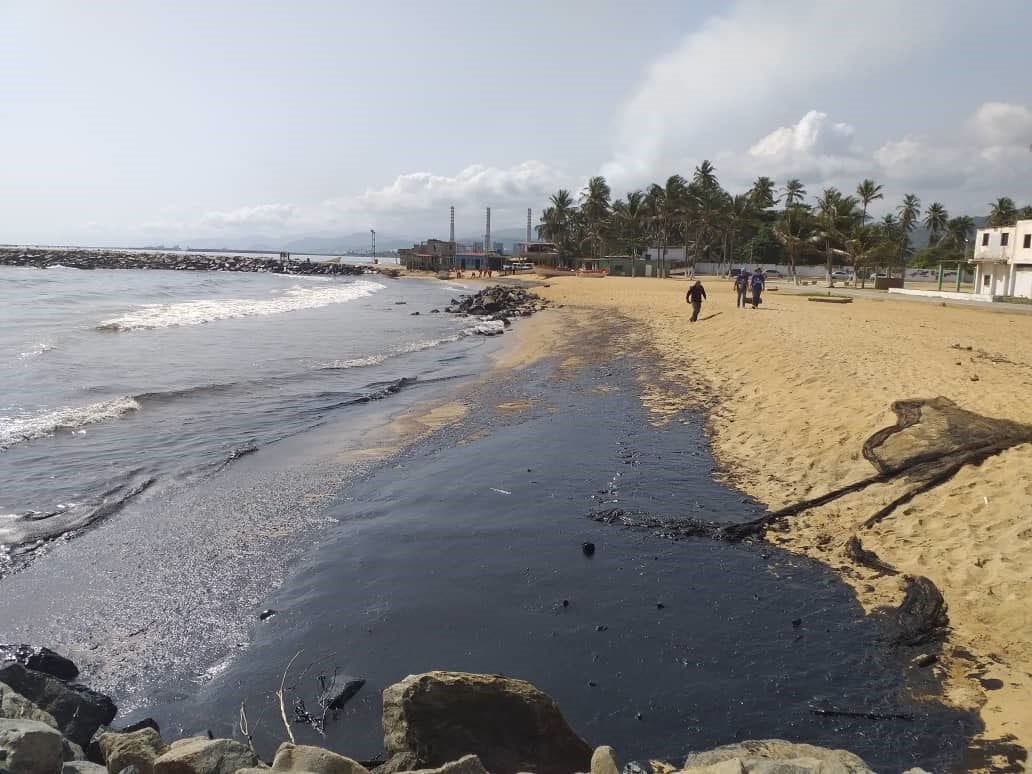 Pdvsa contamina la Península de Paraguaná con derrame de crudo