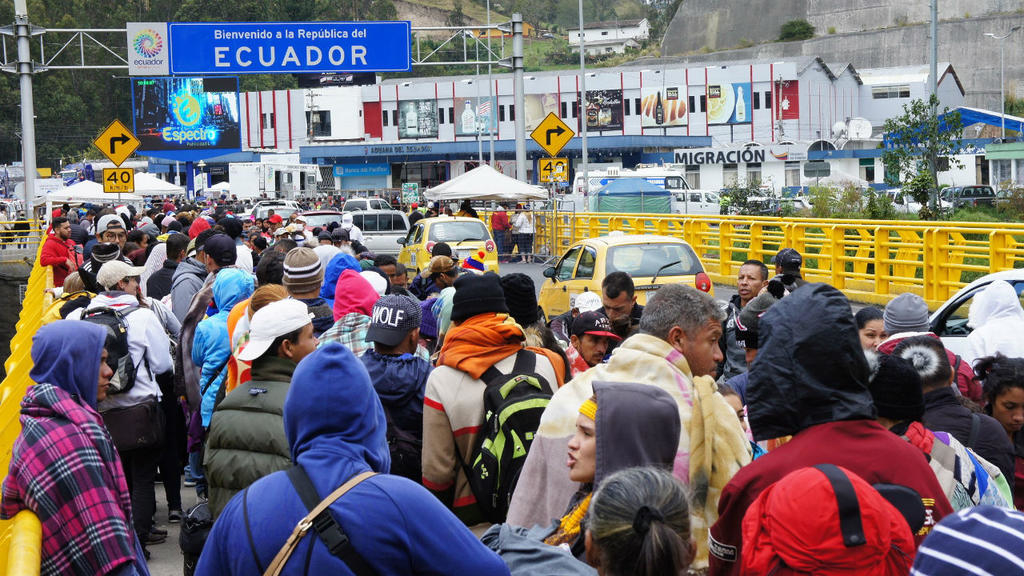 Ecuador habilita paso express para migrantes venezolanos con visas para terceros países