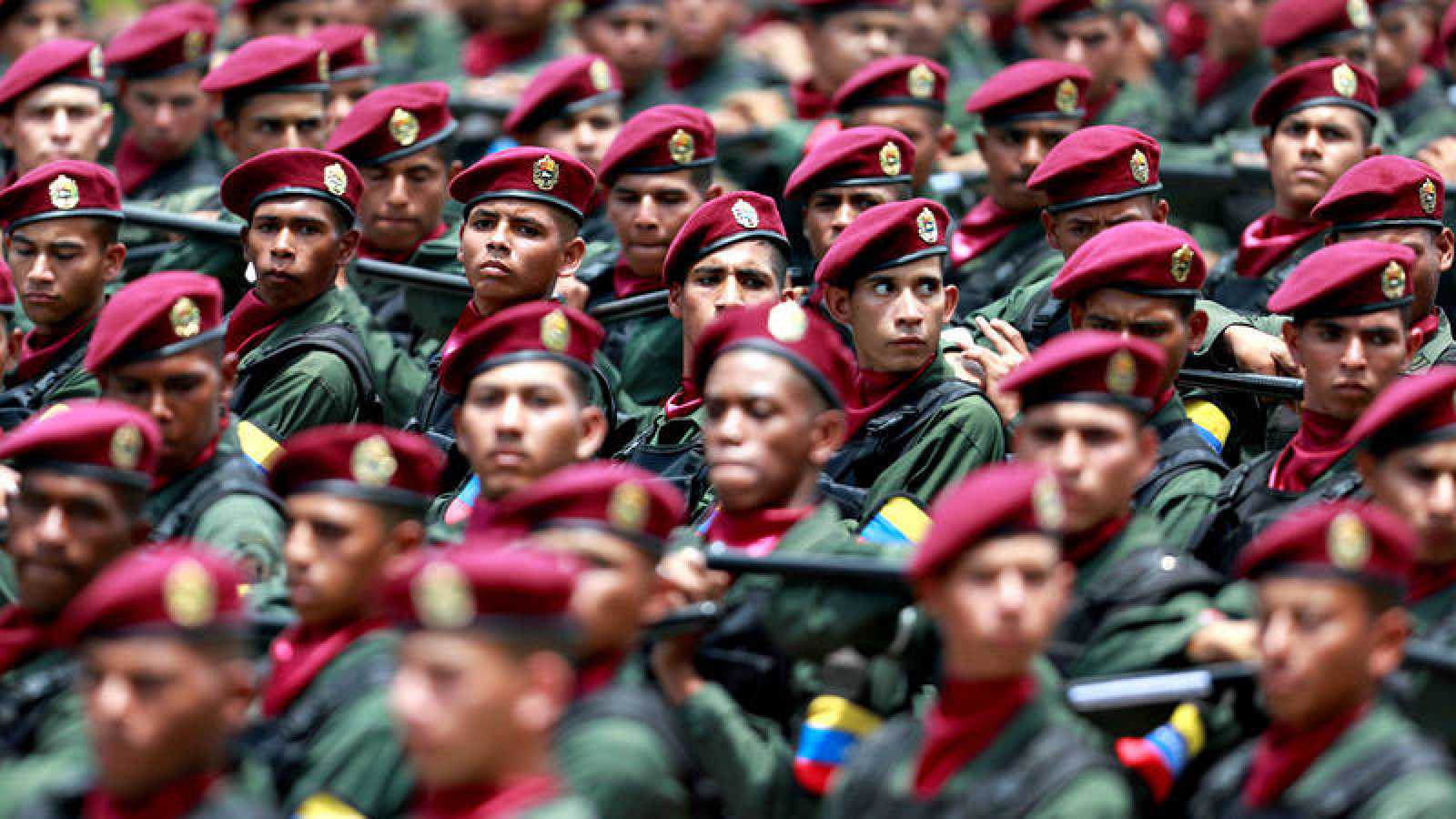La cruda realidad de los militares venezolanos: Del uniforme al rebusque en la calle