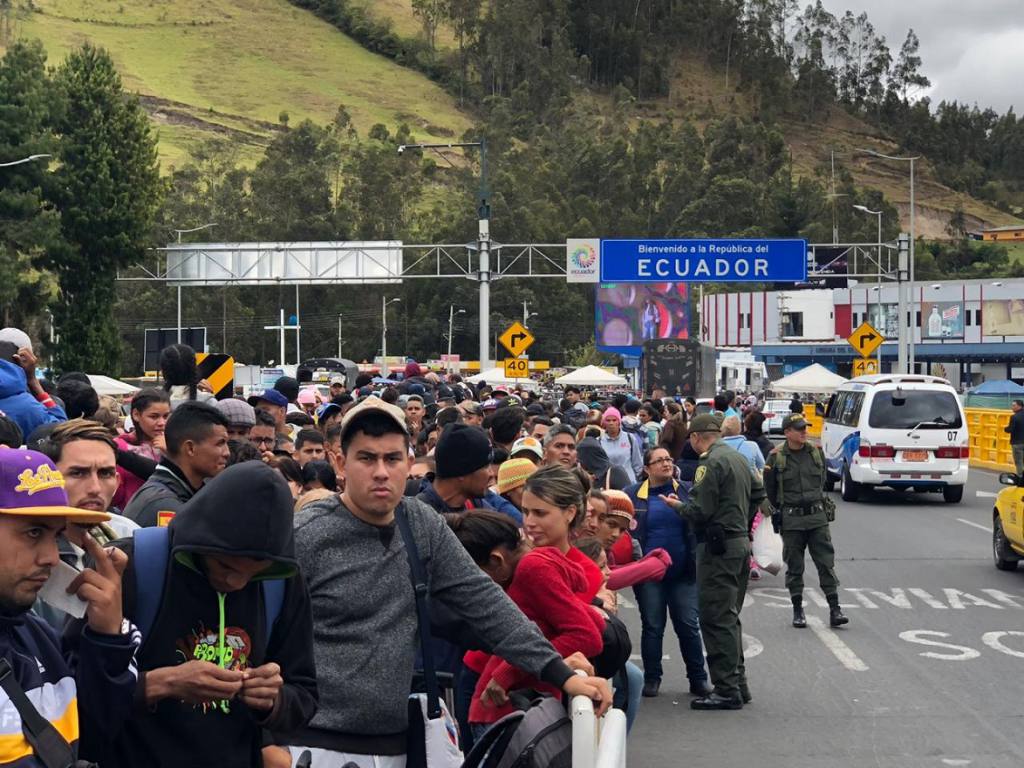 Ecuador: Solo venezolanos con visa podrán cruzar el corredor humanitario