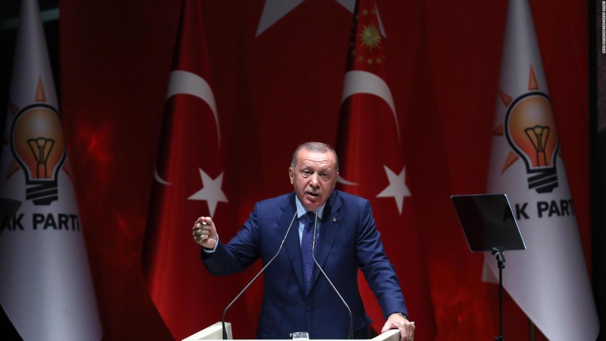 Erdogan amenaza con facilitar el ingreso de millones de refugiados a la UE si insisten en criticar la invasión de Siria