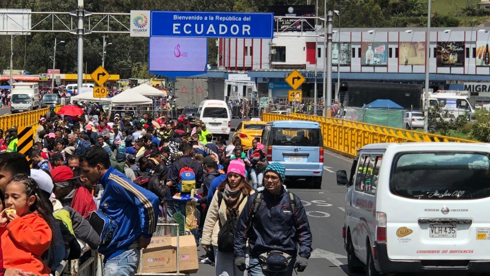 Ecuador promete corredor humanitario para venezolanos junto con Colombia