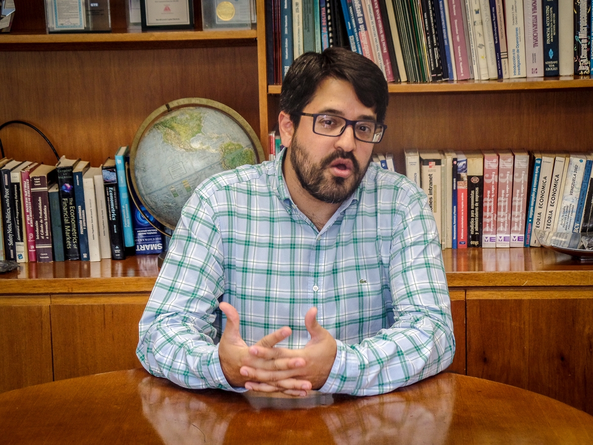 Asdrúbal Oliveros: “El proceso de deterioro en Venezuela es terrible”