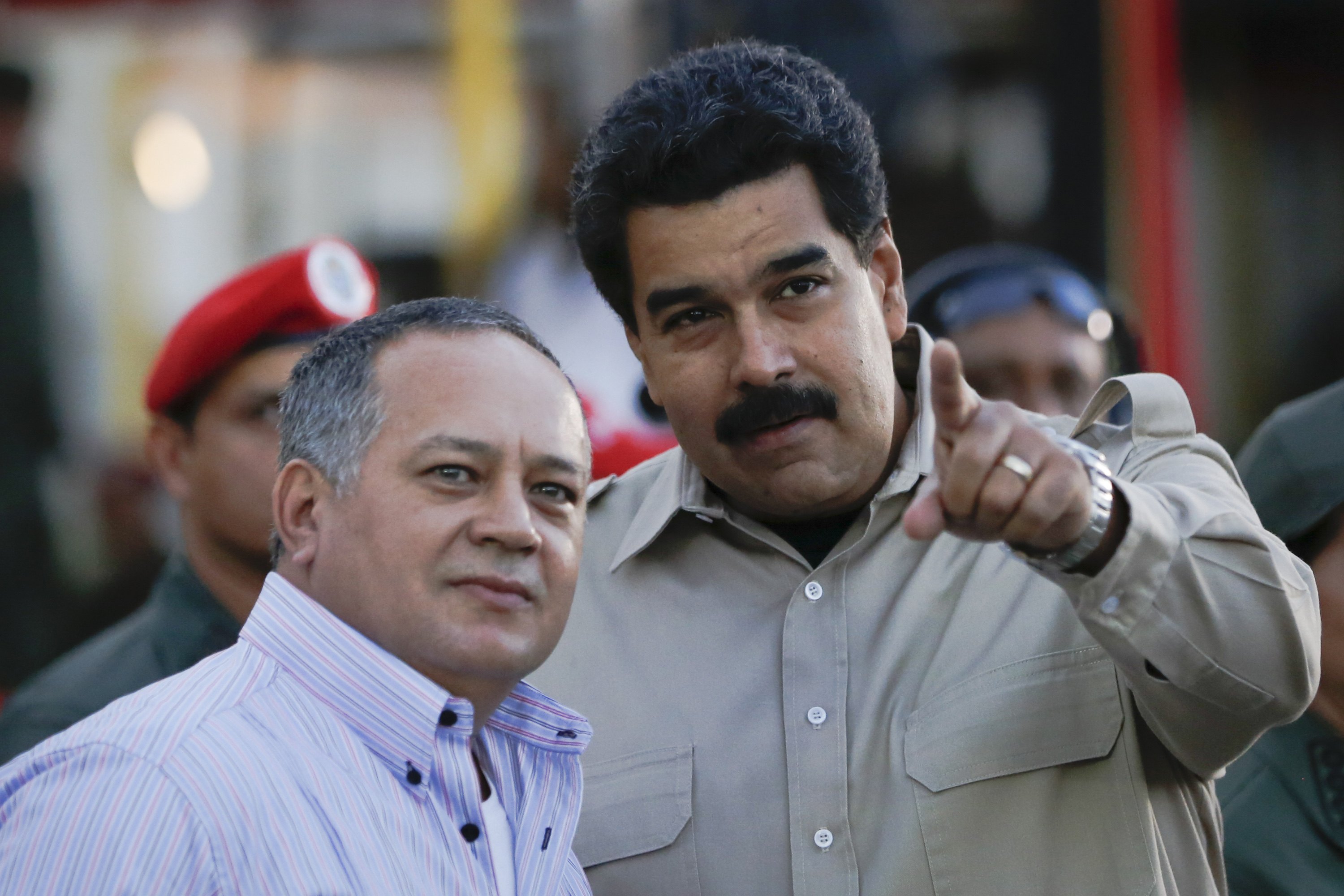 ¿Qué planean? Maduro anunció que envió a Diosdado Cabello a China