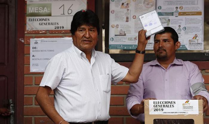 Bolivia celebra jornada electoral con un Evo Morales seguro de su reelección