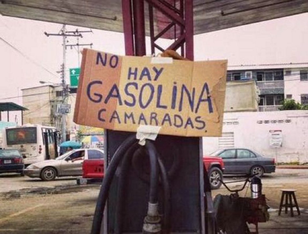 Infobae: La batalla por la gasolina en Venezuela: con armas, se enfrentaron a militares y colectivos que querían llevarse un camión de combustible