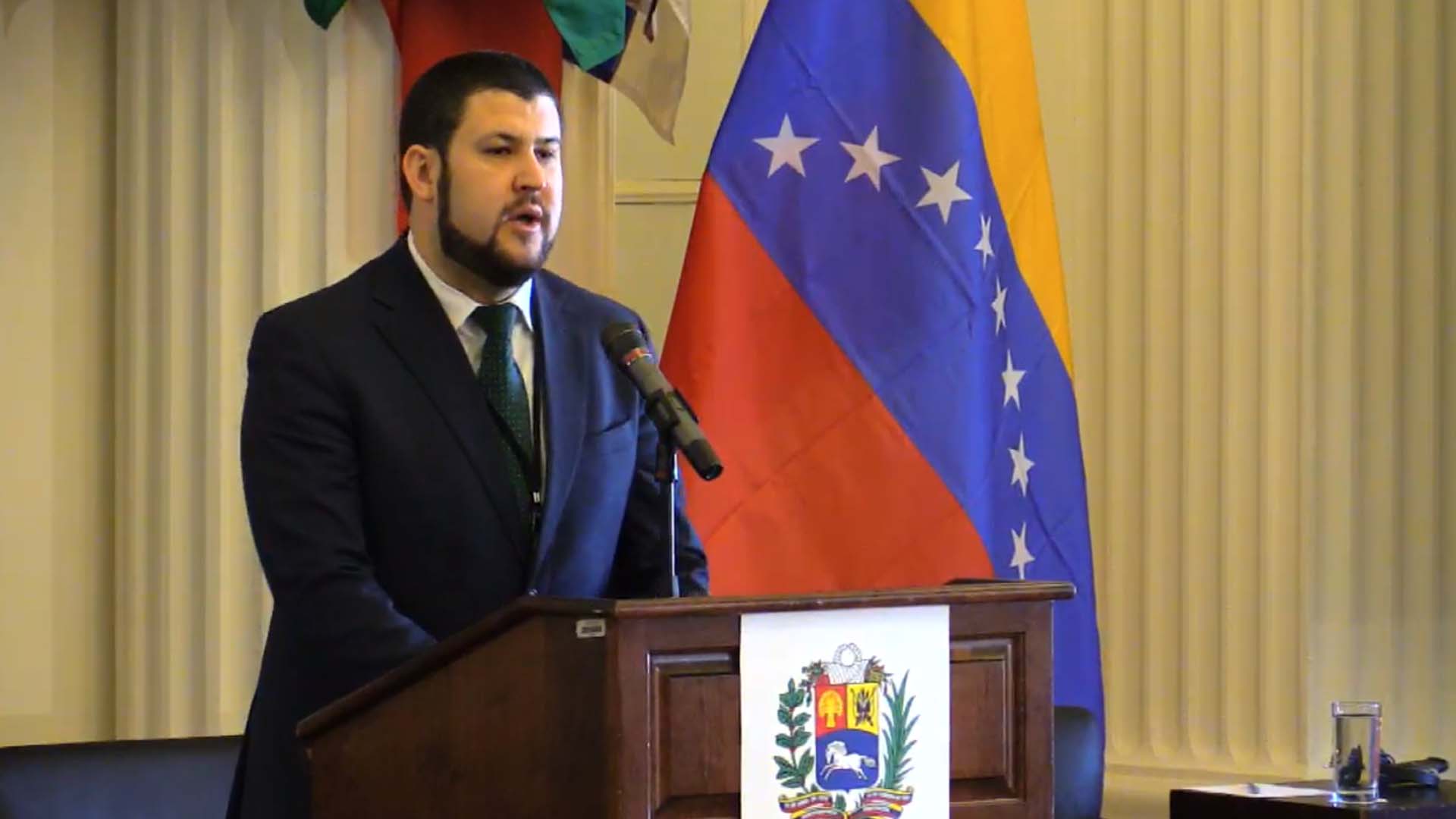 Smolansky: éxodo venezolano no se detendrá hasta que Maduro salga del poder