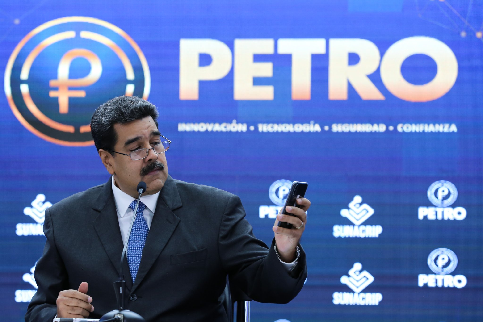 Maduro pone fin a la fraudulenta criptomoneda chavista usada en el último desfalco a Pdvsa