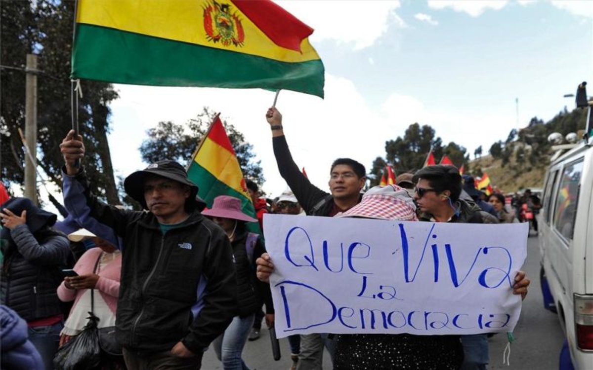 Líderes cívicos dieron 48 horas a Evo Morales para que renuncie