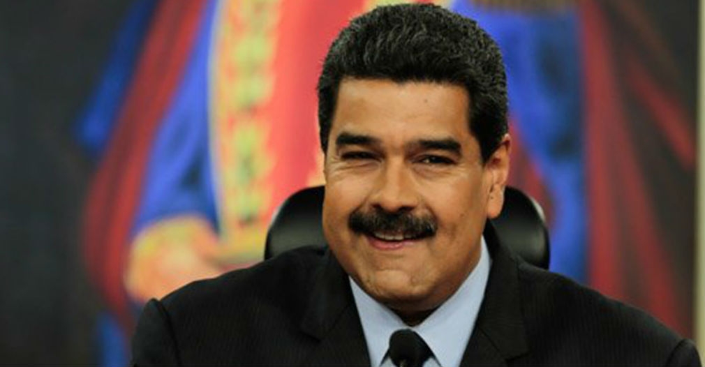 Maduro agradece a Dios la dolarización, pero dará mes de aguinaldo en petros