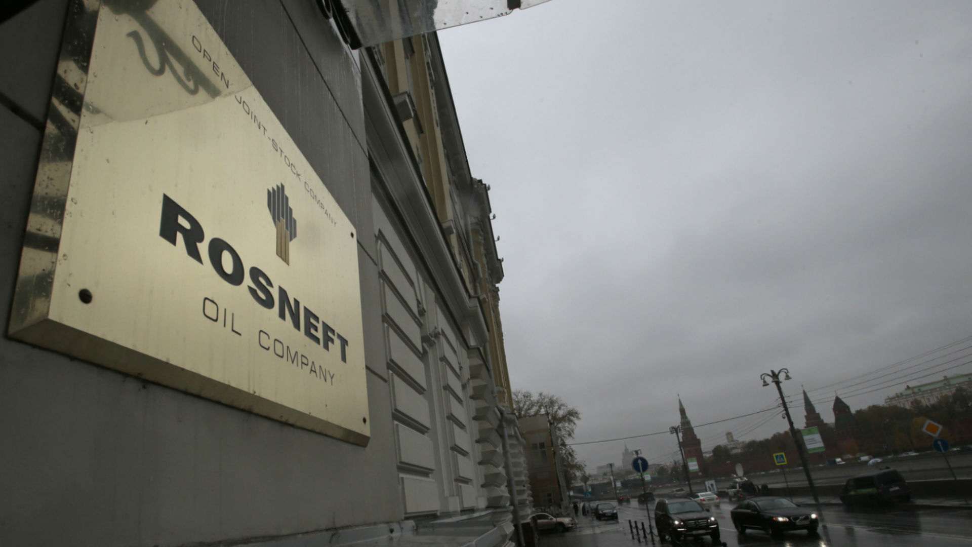 Gigante ruso Rosneft gana terreno en actividades claves para Pdvsa