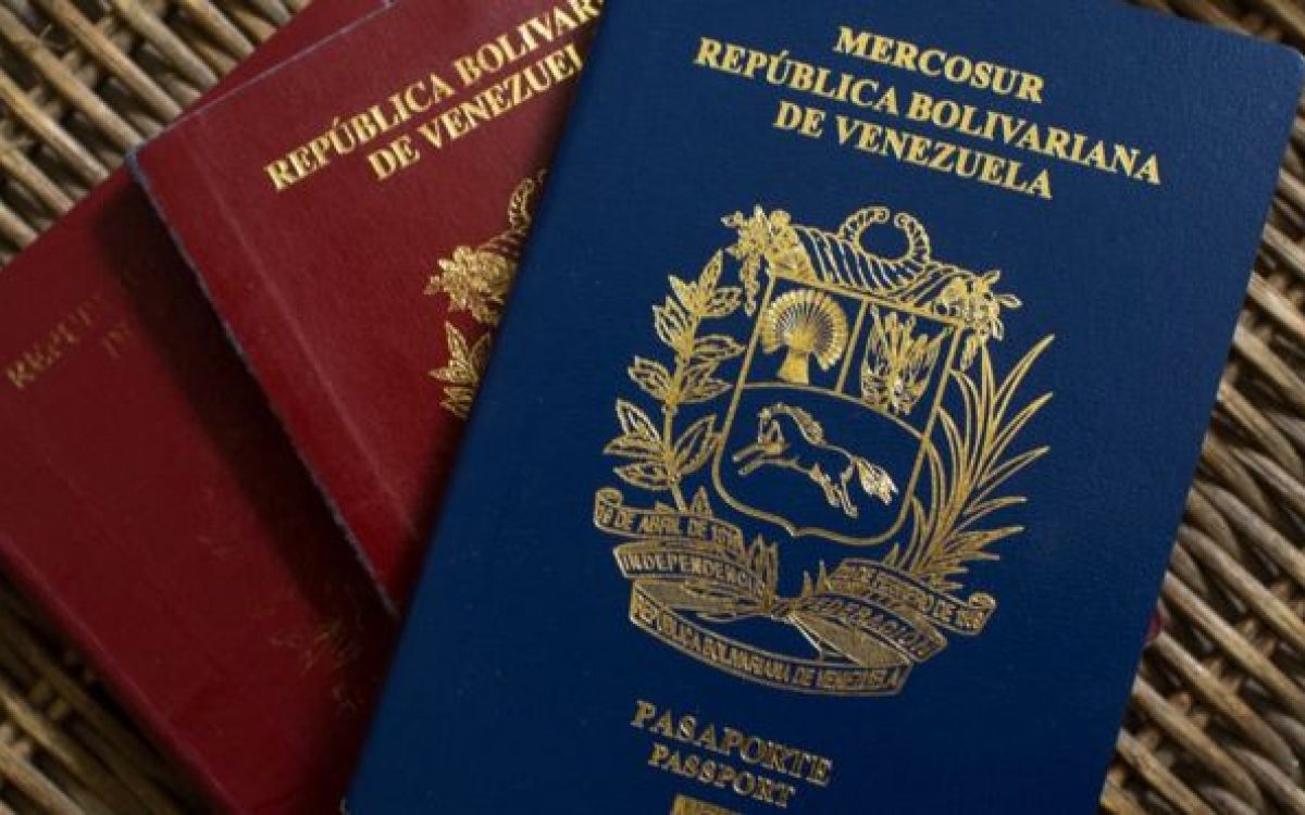 Panamá anunció que aceptará pasaportes vencidos de venezolanos