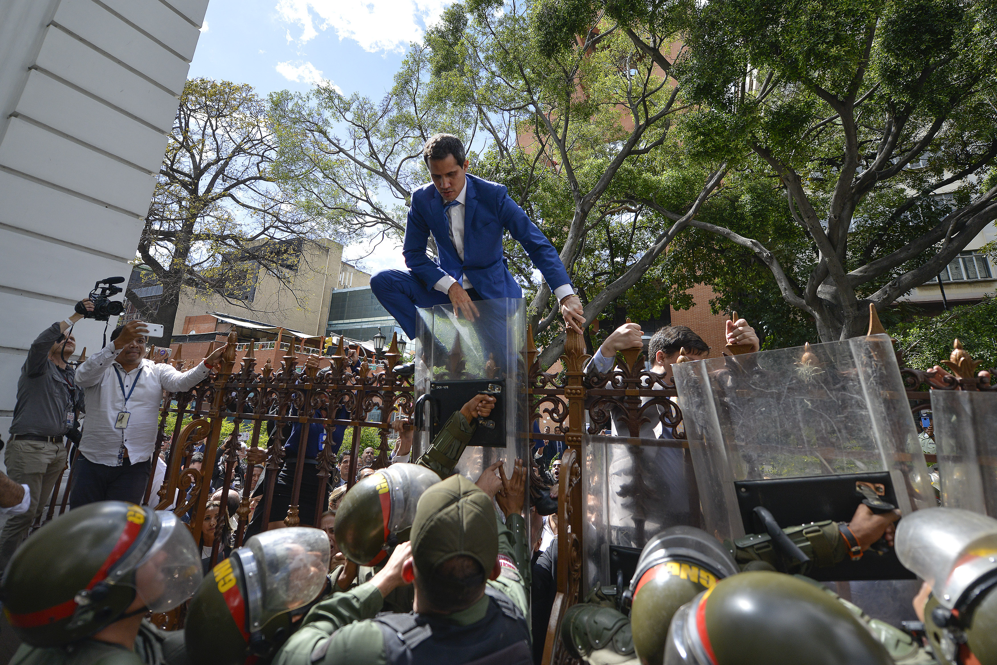 Idea pide a Guaidó continuar con su lucha por la democracia en Venezuela