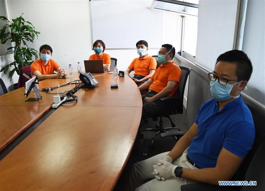 Médicos chinos en Venezuela atienden desde una oficina, a distancia y por internet (Fotos)