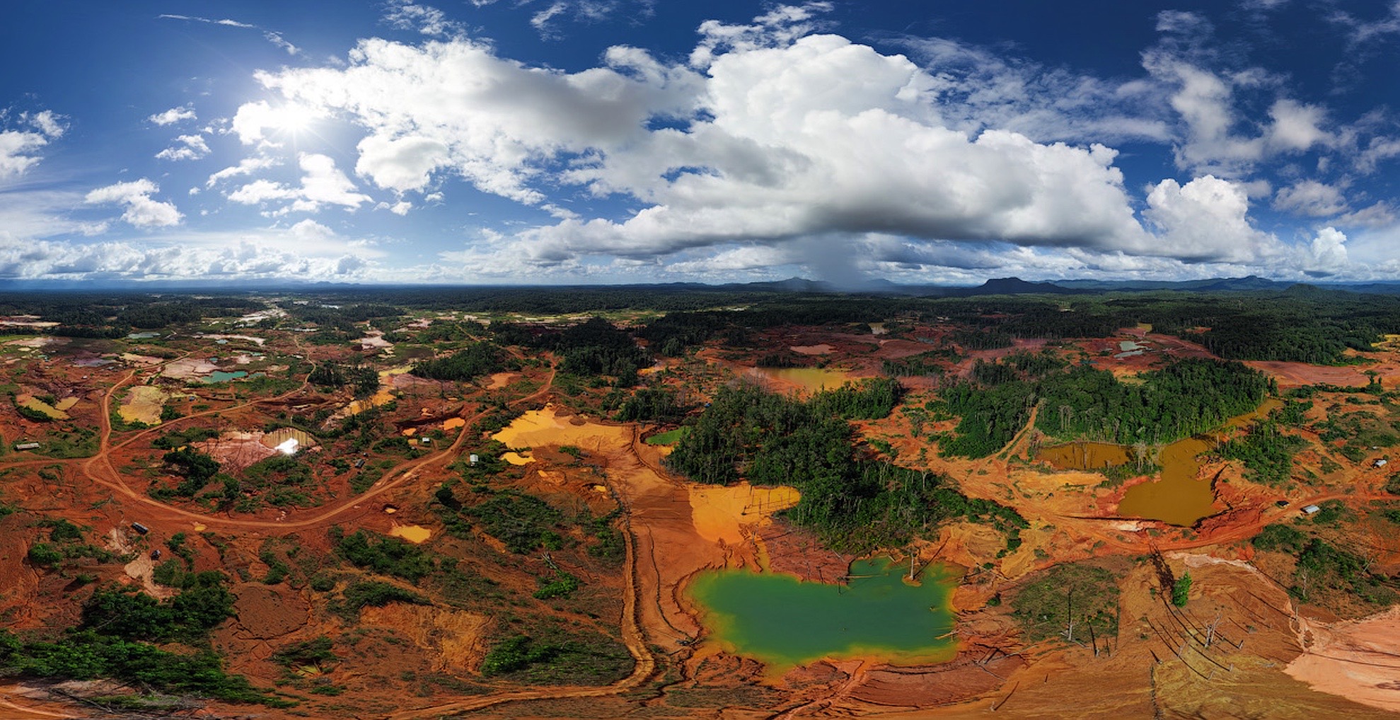El terrible desastre ecológico de Nicolás Maduro para acelerar la producción ilegal de oro (FOTOS)