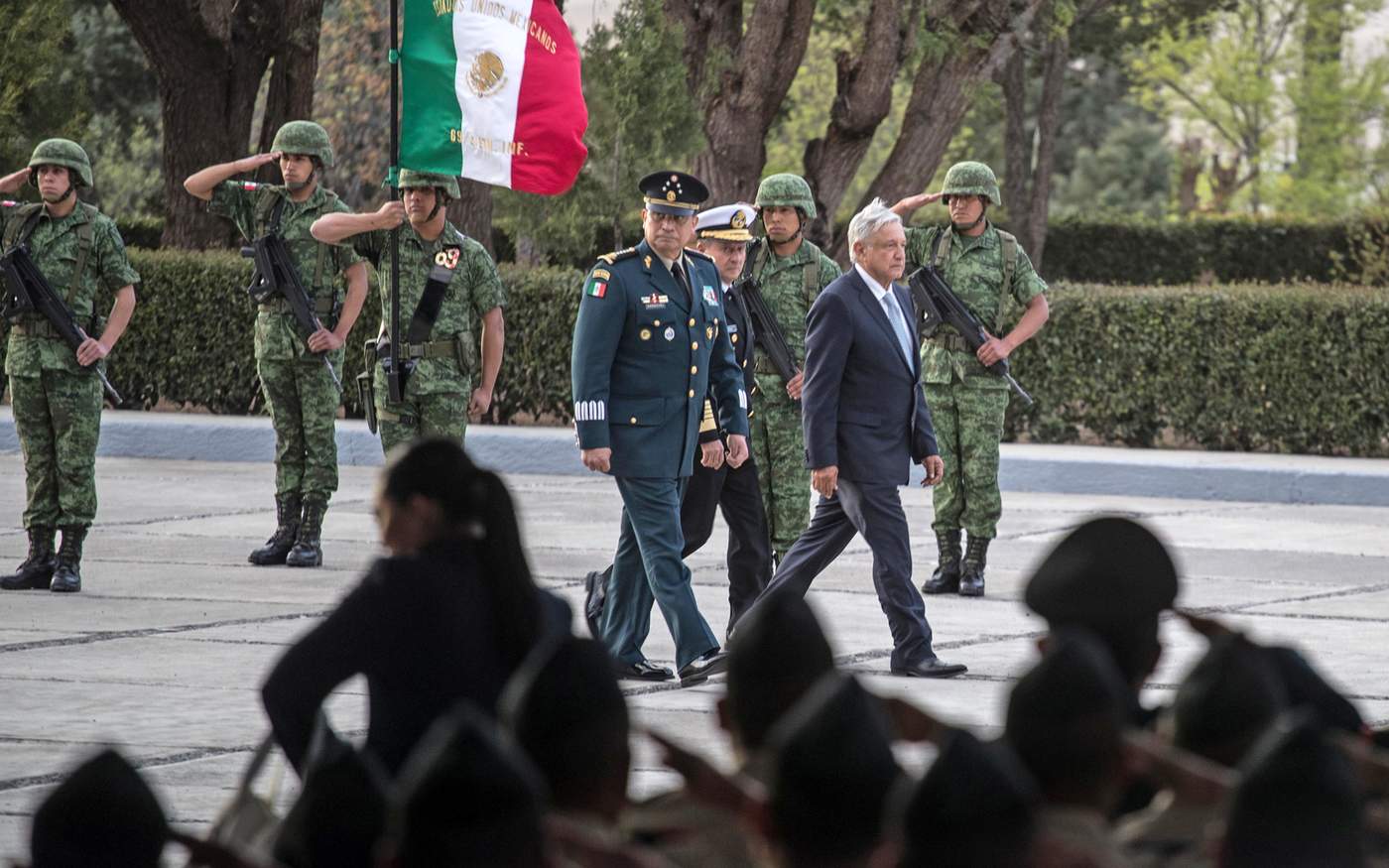 López Obrador avanza en la militarización de México y entrega al Ejército la seguridad de puertos y aduanas