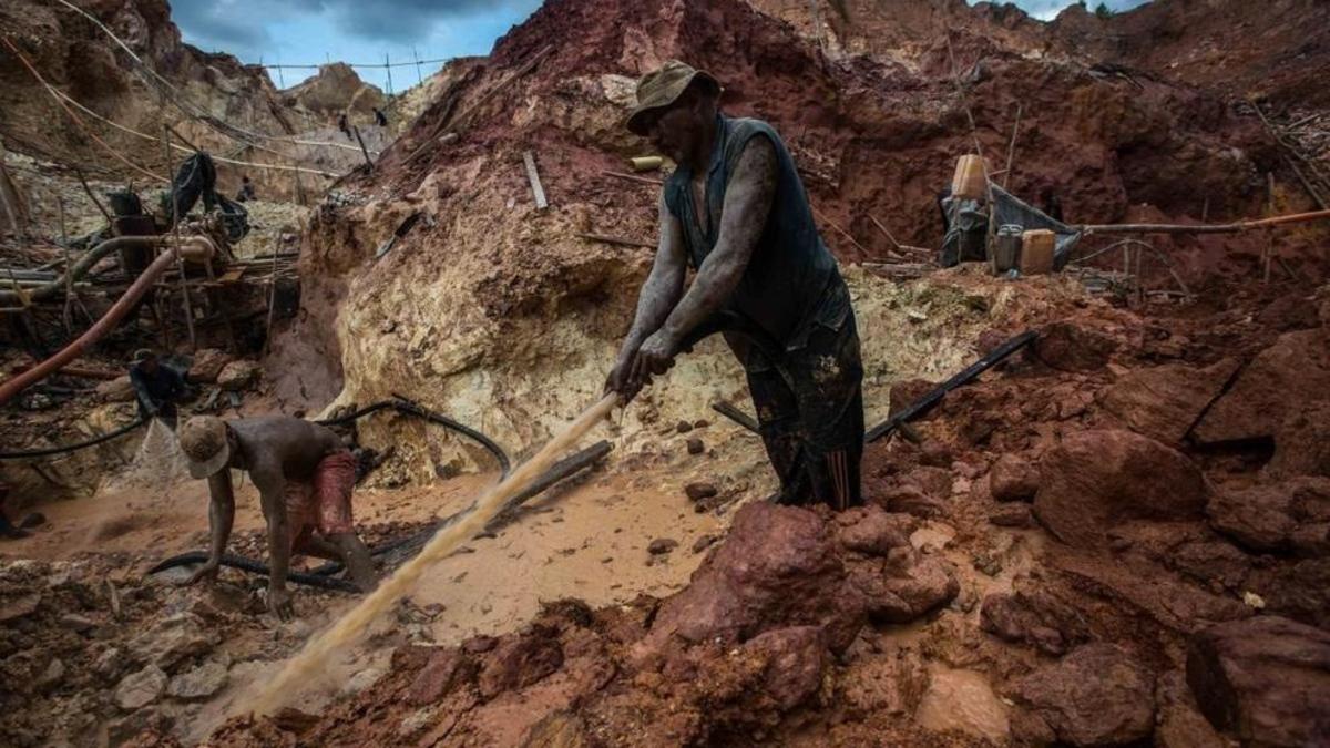 Guerrilla colombiana duplica su número de minas en al sur de Venezuela