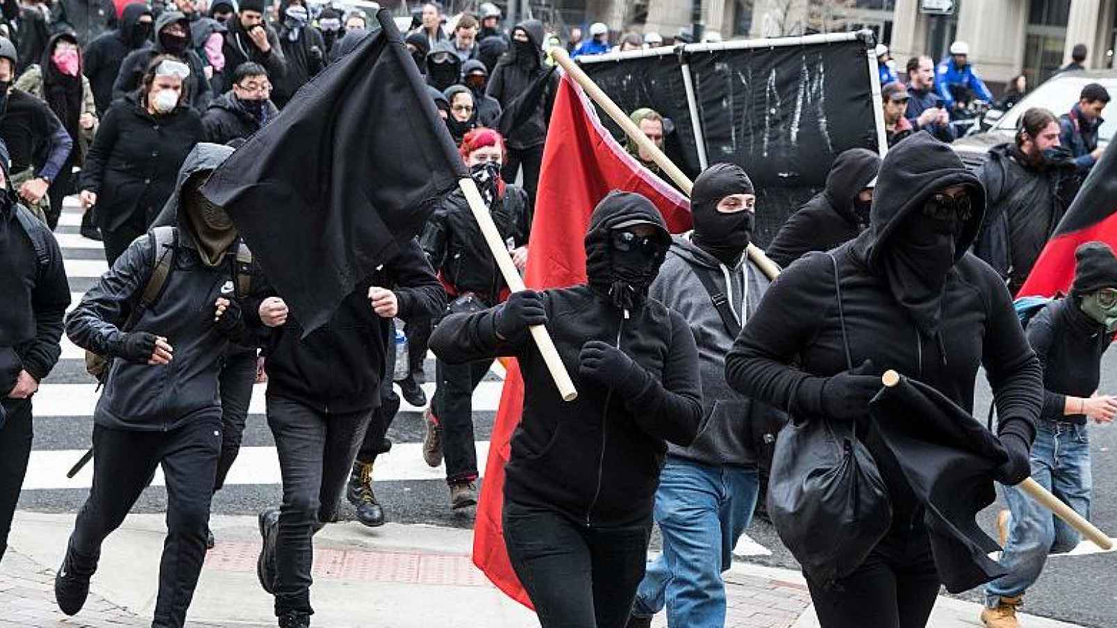 Narcotráfico se mueve entre manifestaciones Antifa en EE.UU., dice informe federal