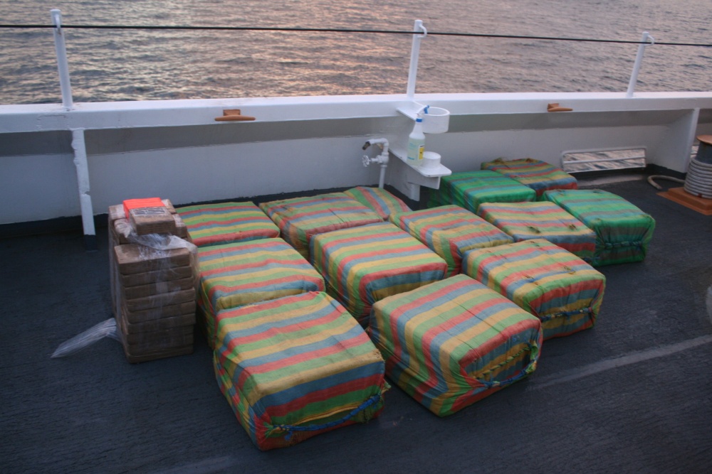 Guardia Costera de EE.UU. intercepta otra media tonelada de cocaína en operativo antinarcóticos