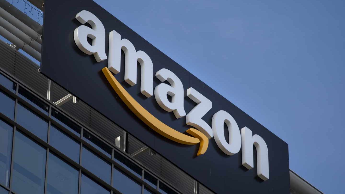 EE.UU. multa a Amazon por venderle a venezolanos sancionados