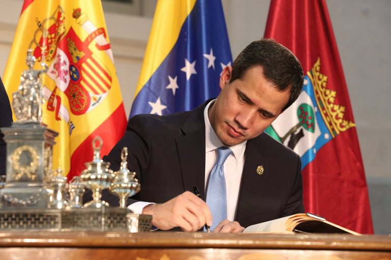 Gobierno interino pide a España reconsiderar extradición a Venezuela de perseguido político de Maduro