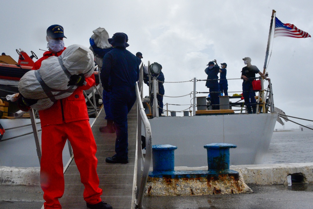 Más de $25 millones en drogas que navegaban desde el Mar Caribe fueron interceptados por EE.UU. frente a Florida