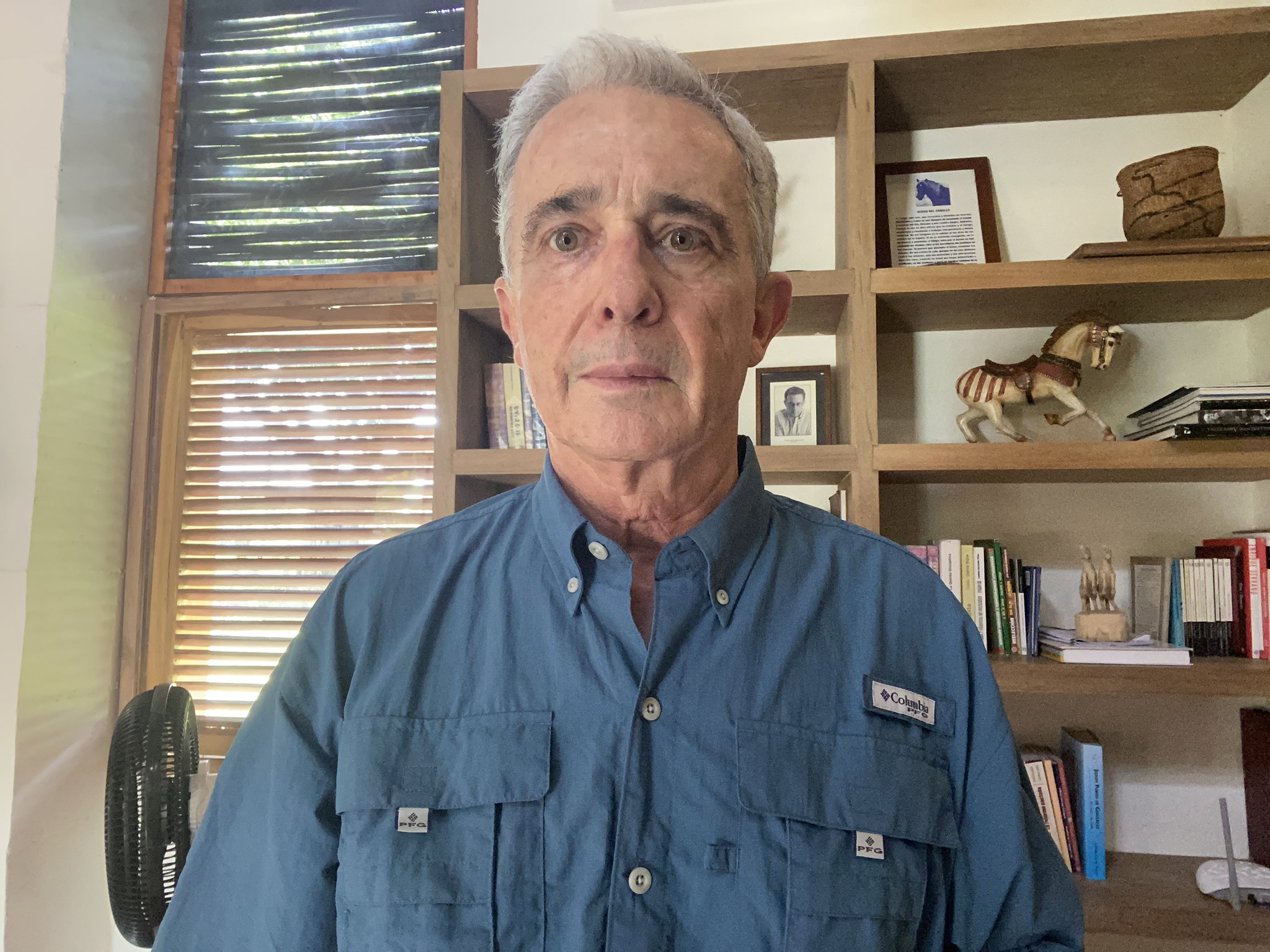 Desde su prisión domiciliaria Uribe denuncia vicios del proceso en su contra y pide transparencia a la Corte Suprema