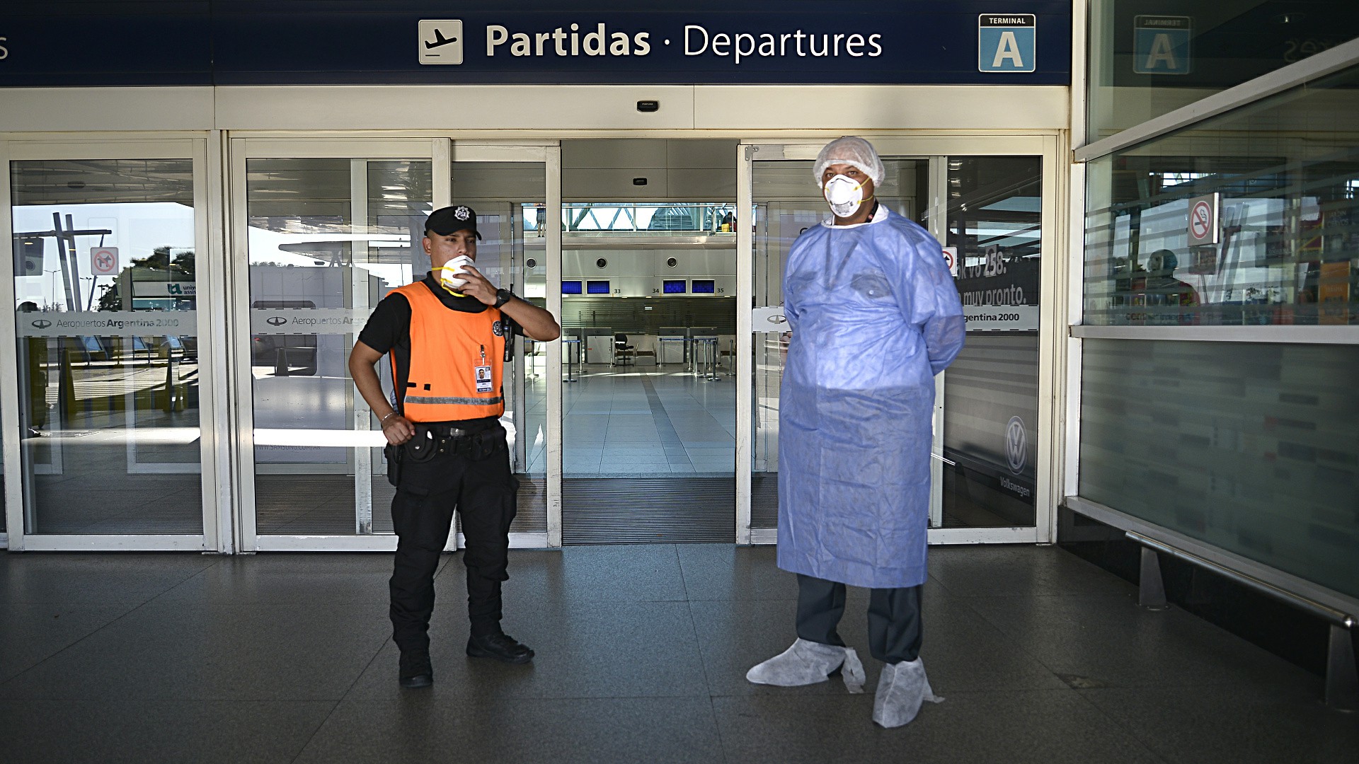 Interminable cuarentena kirchnerista obliga a aerolíneas a dejar de volar a Argentina