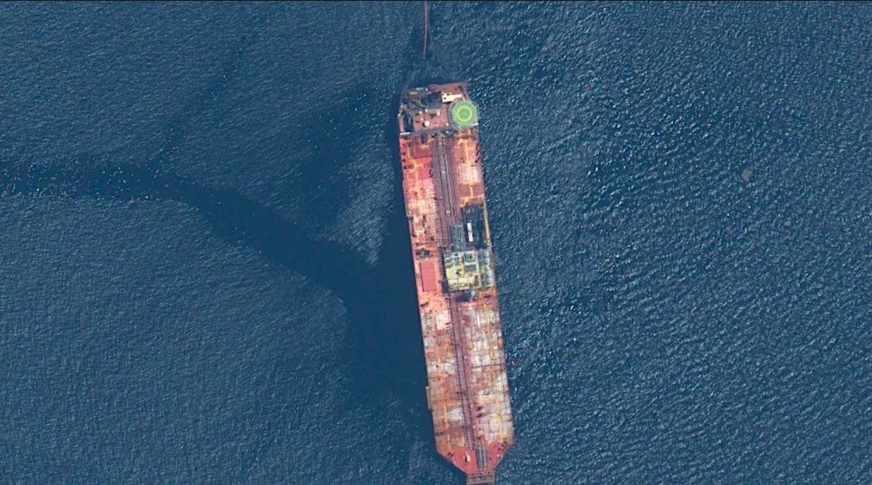 Con un buque sancionado, PDVSA se prepara para transferir el crudo del Nabarima