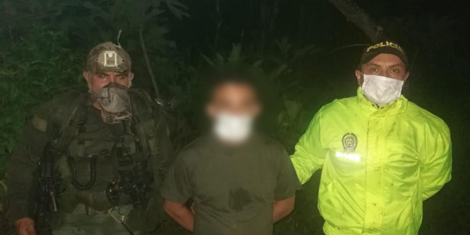 Capturan a un alto capo del ELN que movía toneladas de cocaína a través de Venezuela, gracias a un GPS instalado por la policía