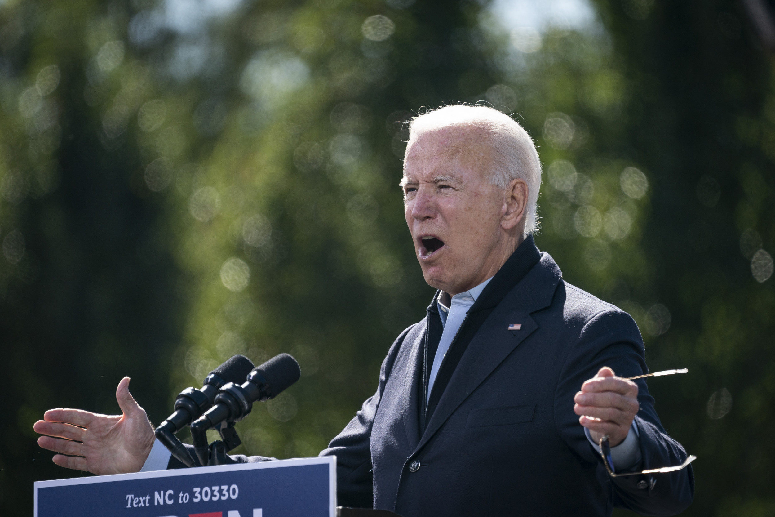 Revelan reuniones secretas de Joe Biden para coordinar los negocios de su familia en China