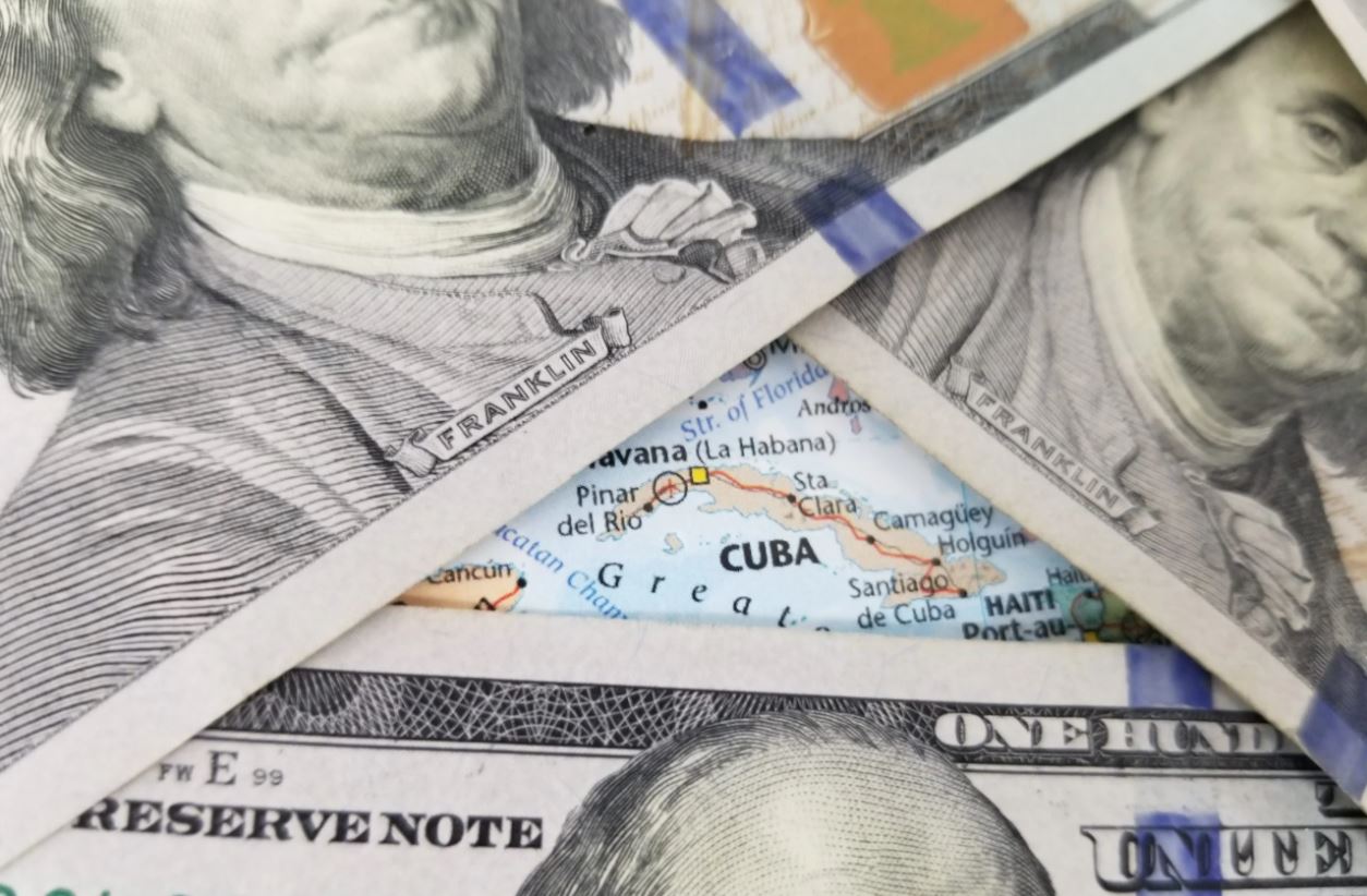 El dólar norteamericano se convierte en la moneda rey en la Cuba comunista