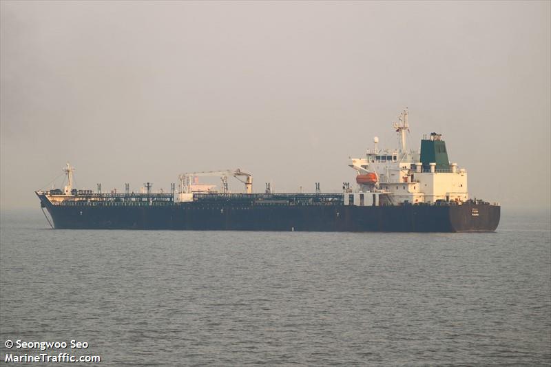 Maduro envía otro buque a Cuba mientras descarga tanqueros con gasolina iraní