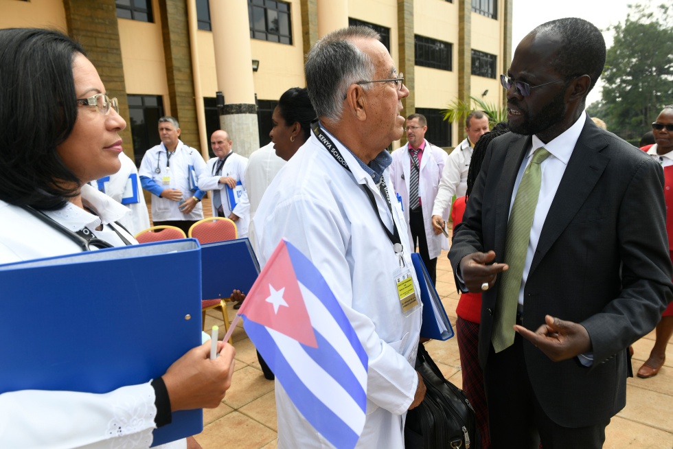 Revelan escabrosos detalles secretos del convenio médico de Cuba con Kenia