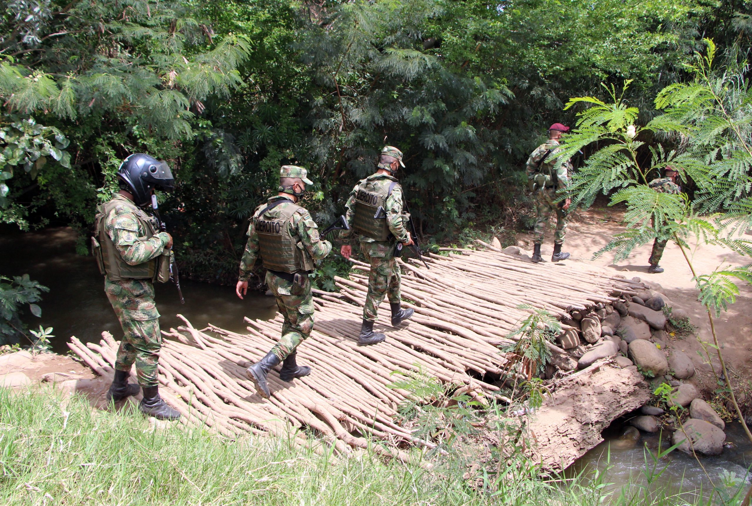 Colombia mueve tropas para atacar trochas criminales en frontera con Venezuela