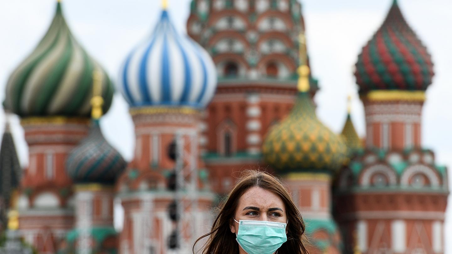 A pesar de la vacuna, en Rusia el coronavirus se acerca a récord de contagios