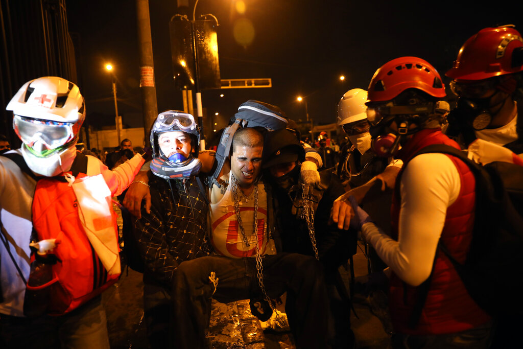 Represión desmedida ordenada por Manuel Merino deja dos muertos y el aumento de la presión en las calles de Lima