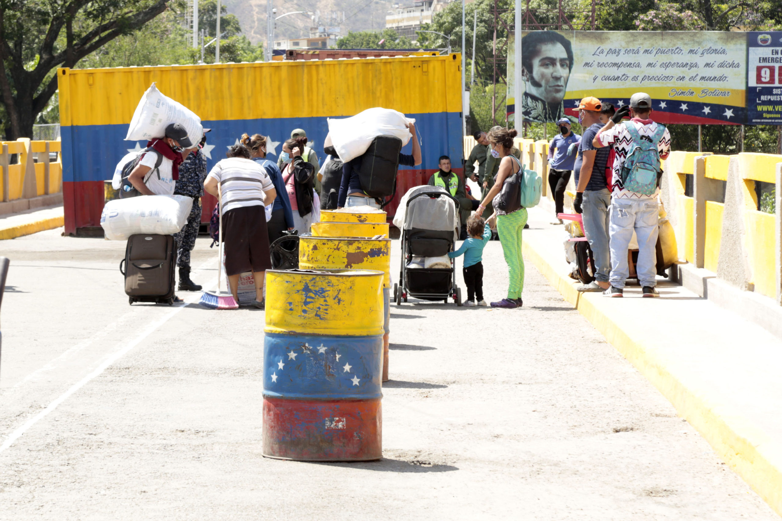 Piden reabrir frontera comercial por Cúcuta para bajar migración de venezolanos a Colombia