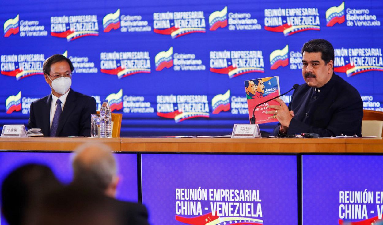 Maduro clama por dinero chino y ofrece ley antibloqueo para mantener anonimato de inversionistas