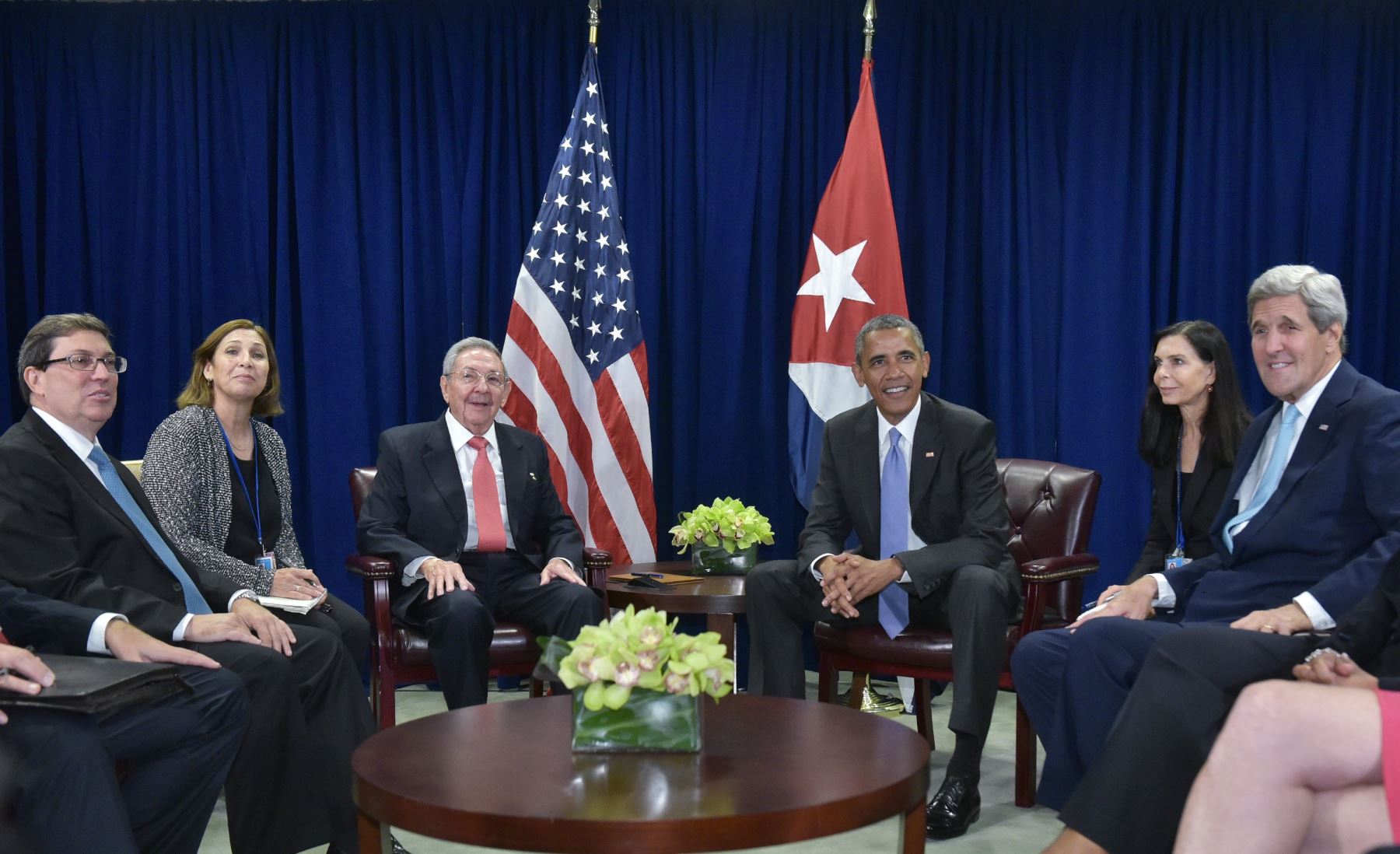 Exiliados cubanos piden desclasificar conversaciones secretas del gobierno de Obama con los Castro