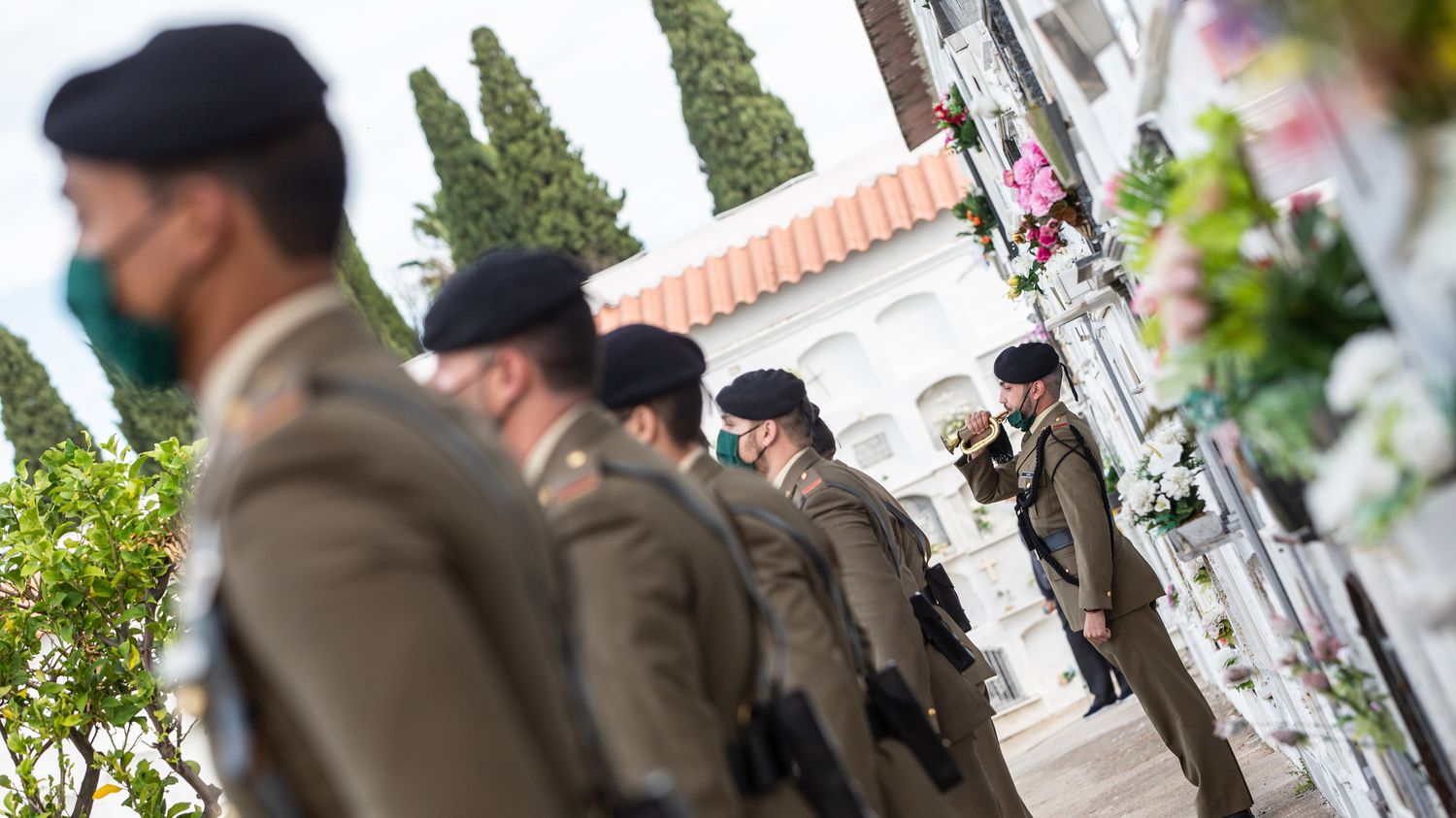Militares retirados de España se unen para criticar políticas del gobierno socialista