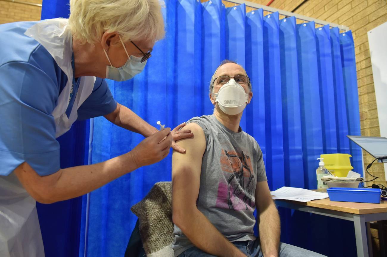Advierten que ciertas alergias son incompatibles con la vacuna del coronavirus