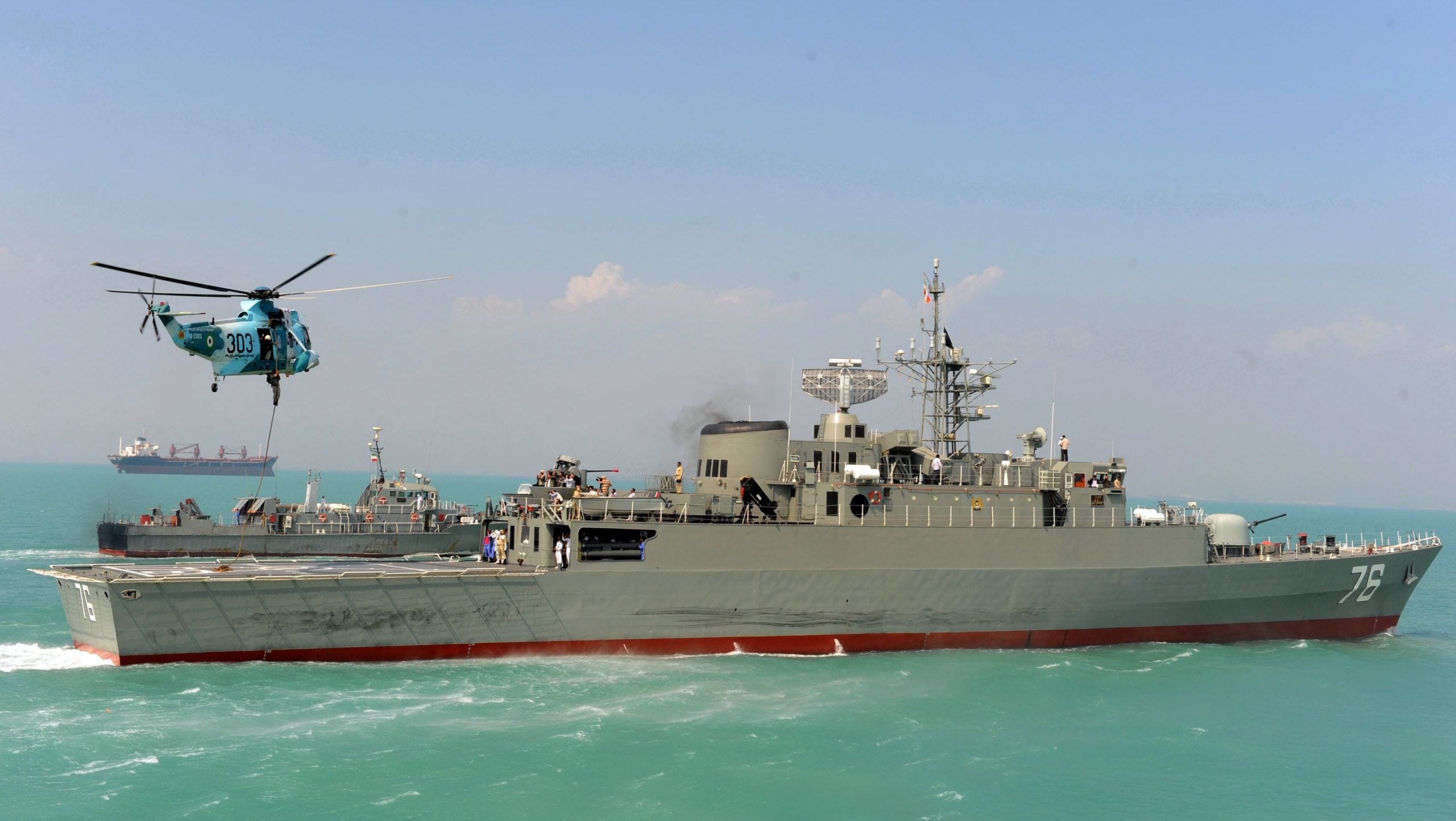 Barcos de guerra iraníes se despliegan en el Caribe